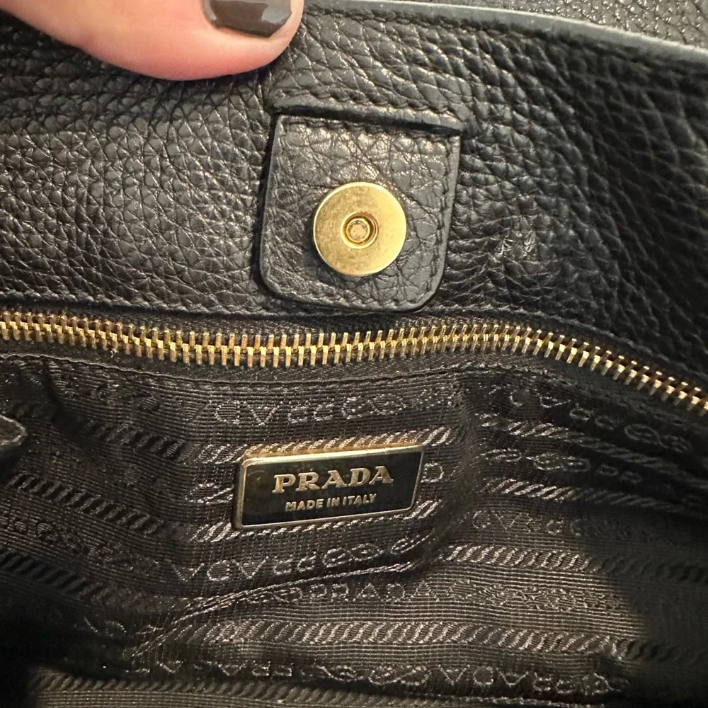 Prada Nero Vitello Daino bag . - Picture 8 of 15